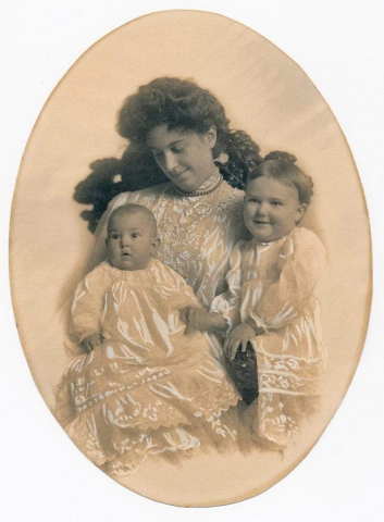 Corinne Swift Buchanan with her daughters Eugenia and Elizabeth